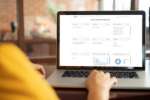 Nahaufnahme eines Computerbildschirms, auf dem das TRIMIT Sales Agent Dashboard angezeigt wird